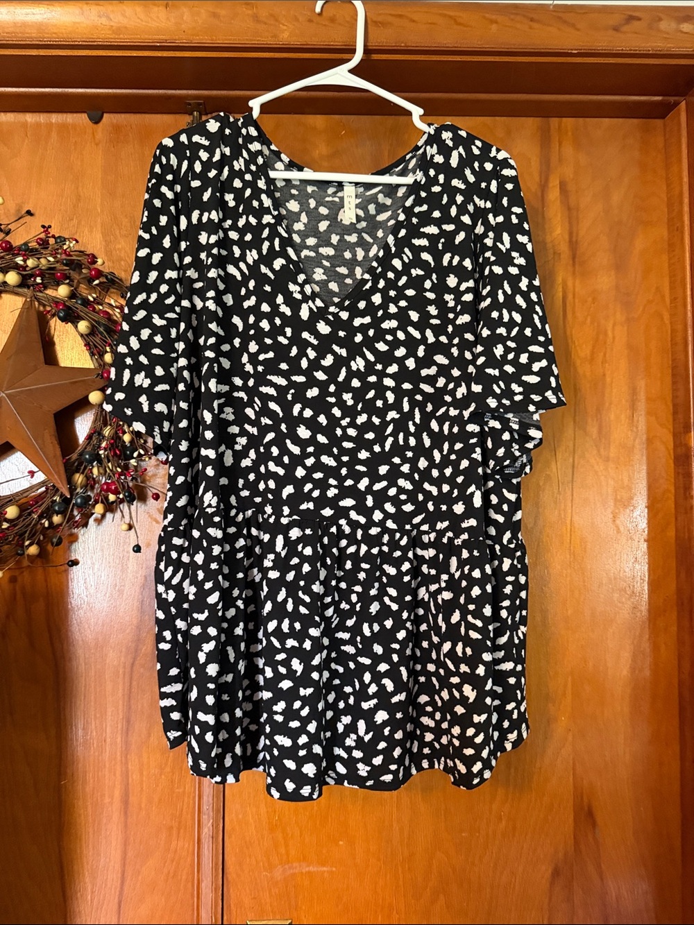 mts Black and White Printed V‑Neck Peplum Tunic